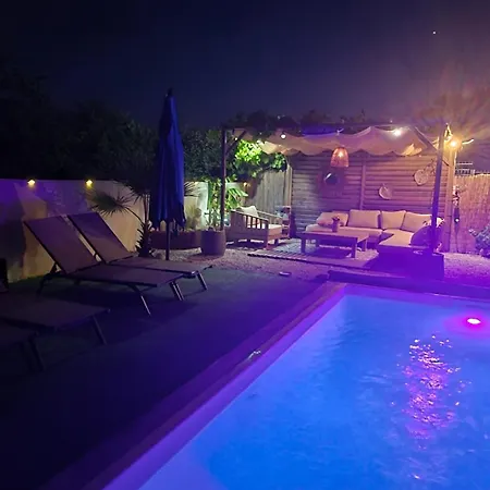 Les Trois Ailes-maison De Avec Piscine *
